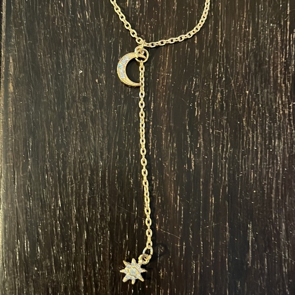 Gold necklace with sun and moon - Picture 3 of 3